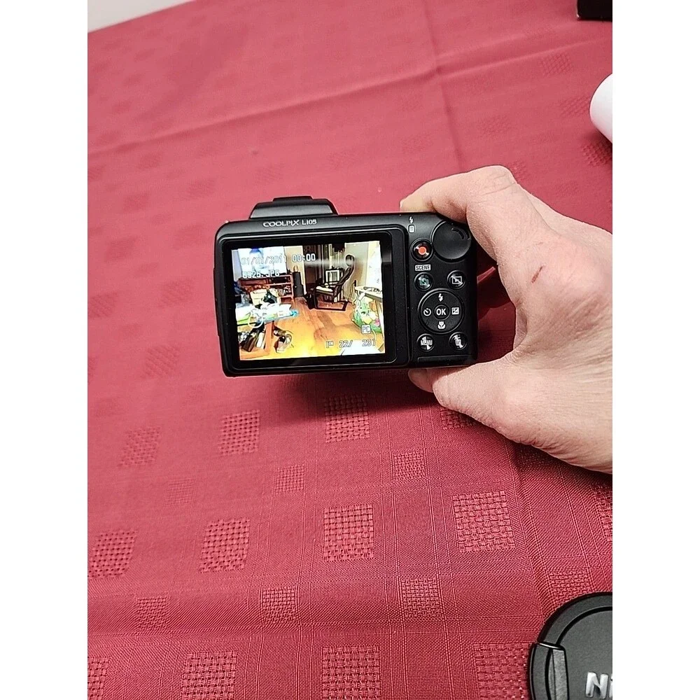 Nikon COOLPIX L105 12.1MP 15X Zoom Digital Camera In Box